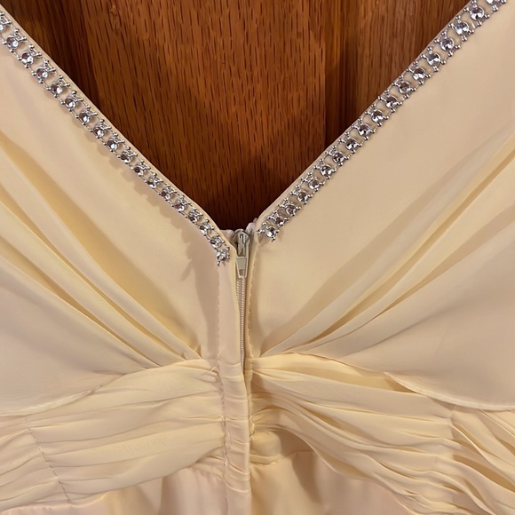 Gown - Picture 9 of 11